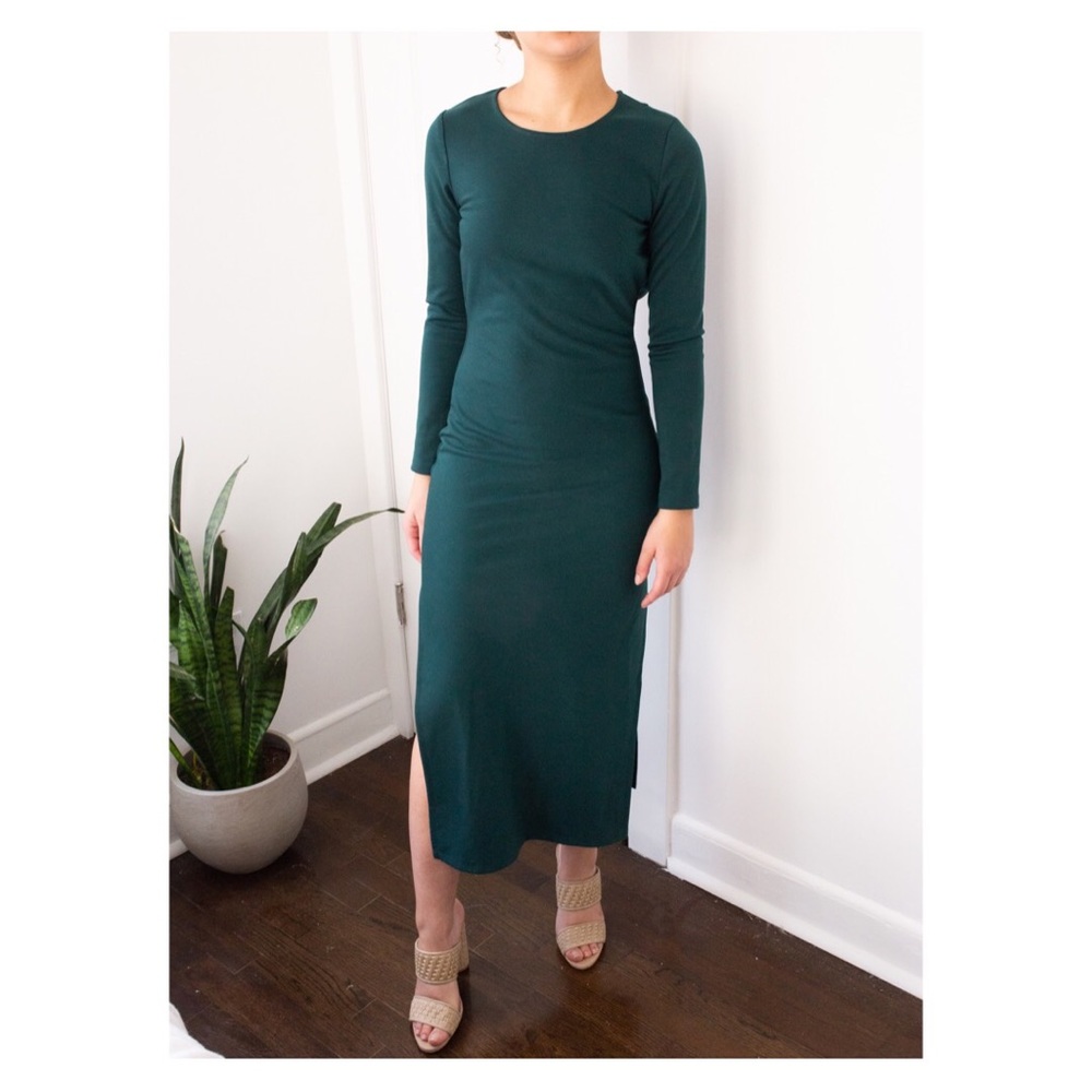 DRA backless dress
